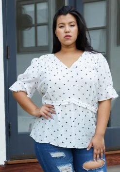 Nurode Plus Size Triangle Print Puff Sleeve V-Neck Blouse