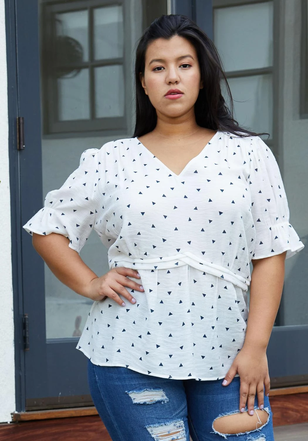 Nurode Plus Size Triangle Print Puff Sleeve V-Neck Blouse 3 Nurode Plus Size Triangle Print Puff Sleeve V-Neck Blouse