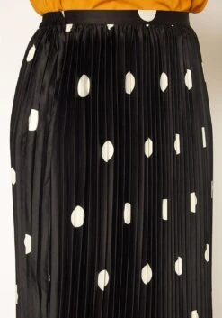 Pleione Plus Size Pleated Polkadot Midi Skirt -Curve Elegance Shop 2011311 172 3