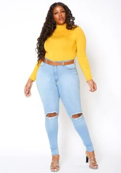 Vibrant Plus Size Classic Light Blue Washed Knee Rip Denim Jeans 11 Vibrant Plus Size Classic Light Blue Washed Knee Rip Denim Jeans -Curve Elegance Shop 2013653 940 0