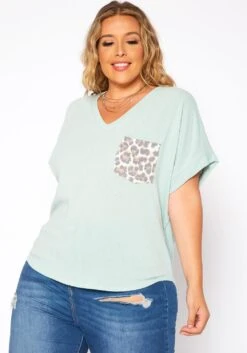 Asoph Plus Size Leopard Pocket Hem V Neck Shirt