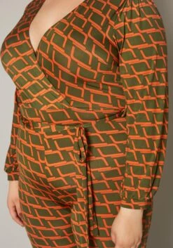 Plus Size Grid Plaid Flare Jumpsuit -Curve Elegance Shop 2019768 001 4