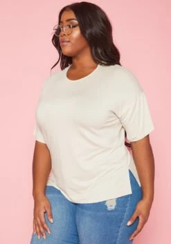 Plus Size Embroidered Short Sleeve Top -Curve Elegance Shop 2019951 002 2