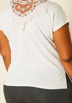 Plus Size Embroidered V-Neck Top -Curve Elegance Shop 2019974 003 5