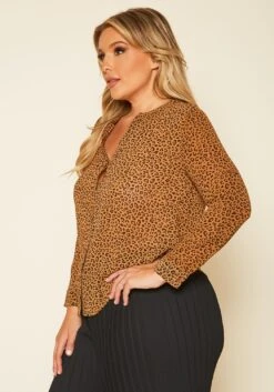 Plus Size Leopard Print Button Up Top -Curve Elegance Shop 2020331 001 3