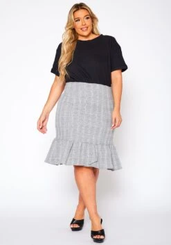 Plus Size Plaid Print Ruffle Flare Skirt -Curve Elegance Shop 2021044 001 2