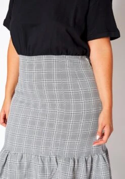 Plus Size Plaid Print Ruffle Flare Skirt -Curve Elegance Shop 2021044 001 5
