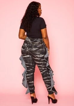 Plus Size Acid Washed Ruffle Hem Denim Jeans -Curve Elegance Shop 2021117 001 4