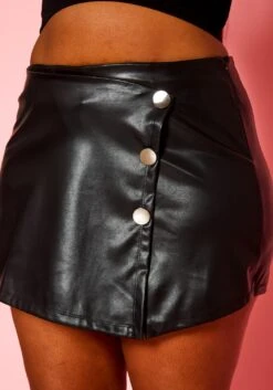 Plus Size Faux Leather Skort -Curve Elegance Shop 2021301 001 5