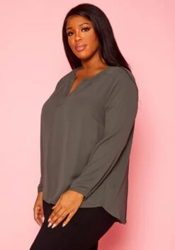 Plus Size Dotted Long Sleeve Blouse -Curve Elegance Shop 2021421 003 3